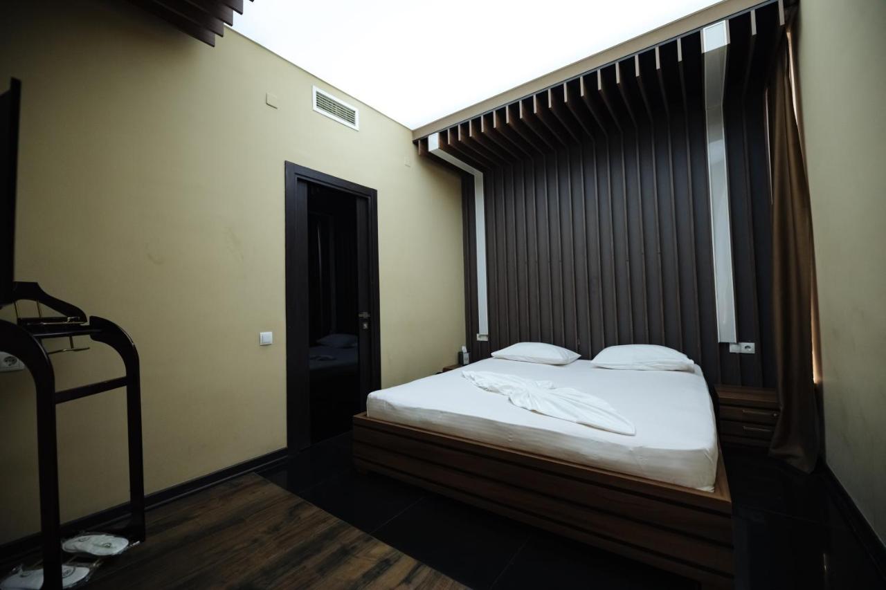 Hotel Gs Premium Erevan Esterno foto