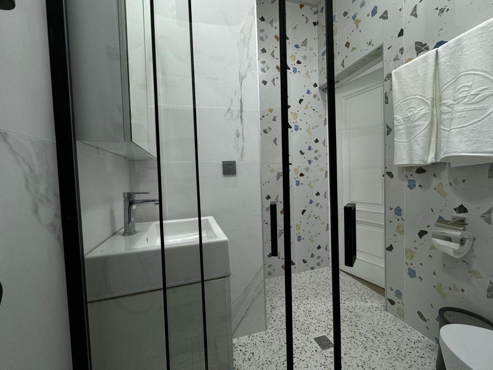 Hotel Gs Premium Erevan Esterno foto